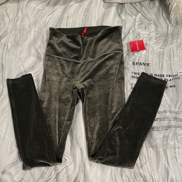 SPANX Pants - SPANX Dark Palm Velvet Leggings NWT